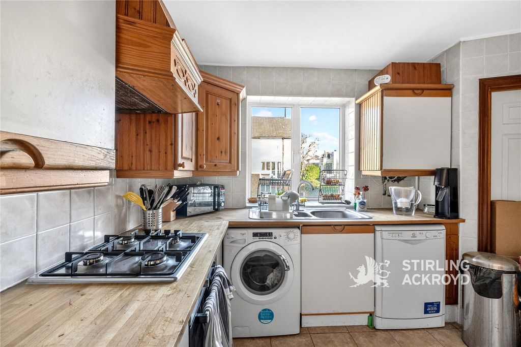 Property photo 2 of 16 Kitchen