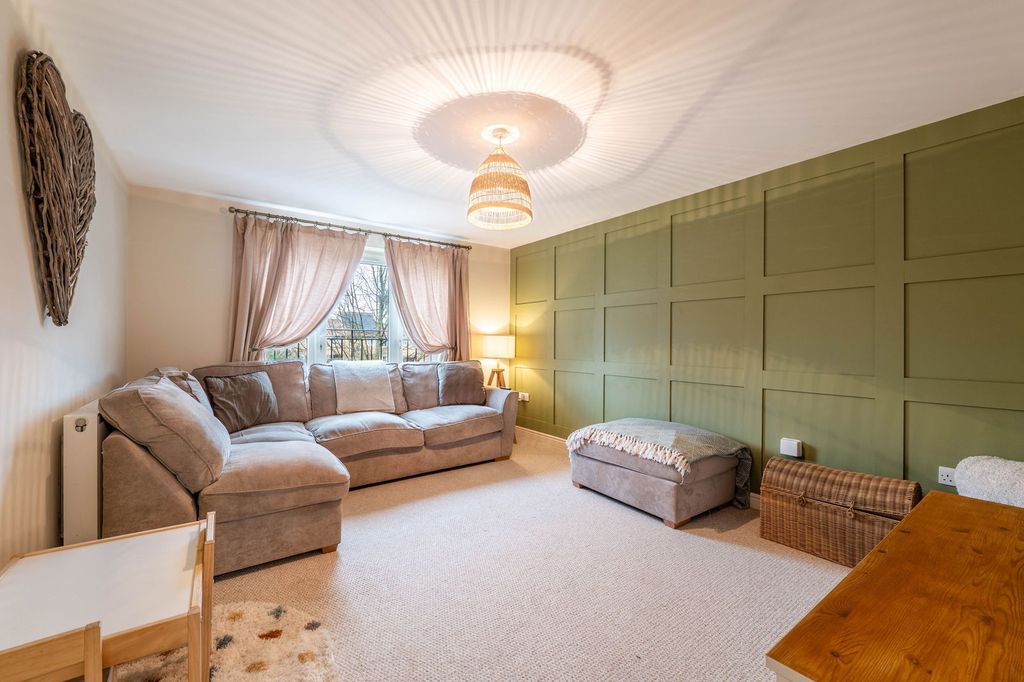 Property photo 2 of 24