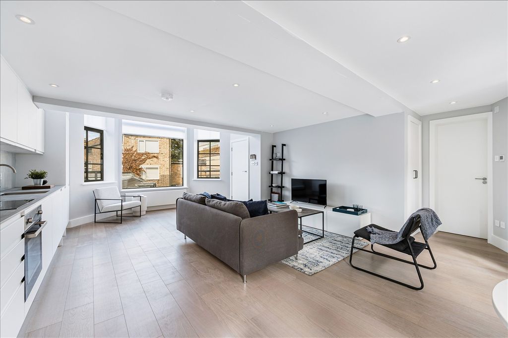 Property photo 2 of 12