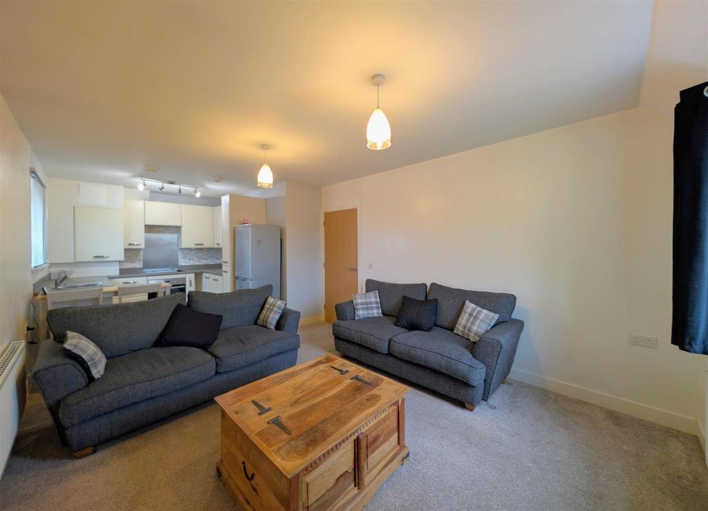 Property photo 3 of 14