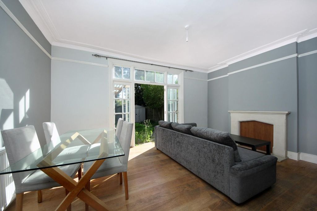 Property photo 3 of 11 Gv- Gff 25 Regina Rd (6).Jpg