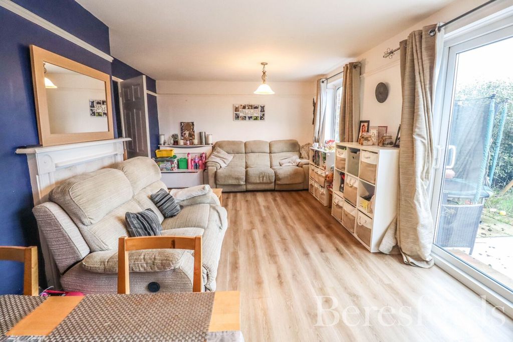 Property photo 2 of 15 Picture No. 04