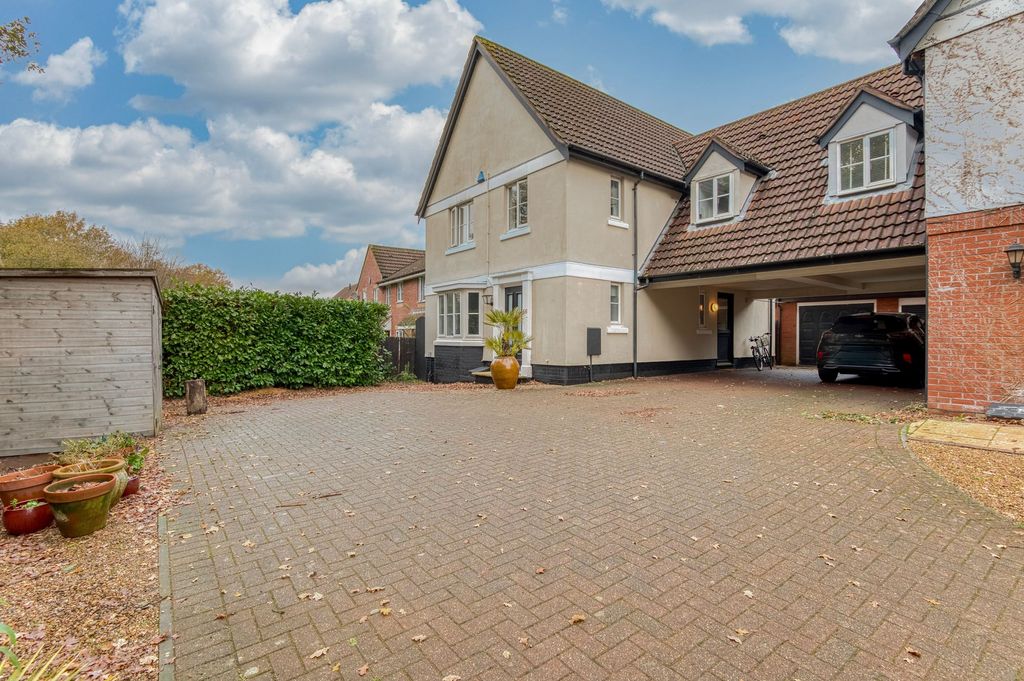 Property photo 1 of 24