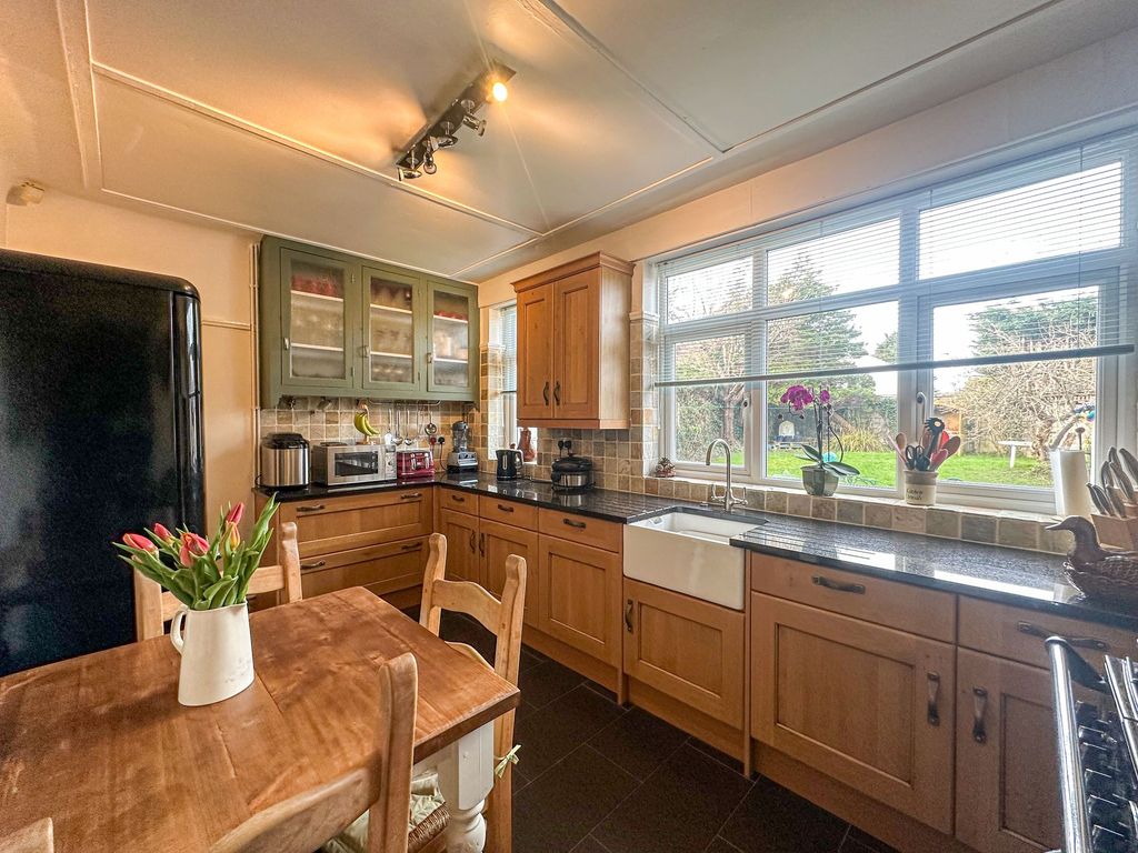 Property photo 3 of 31