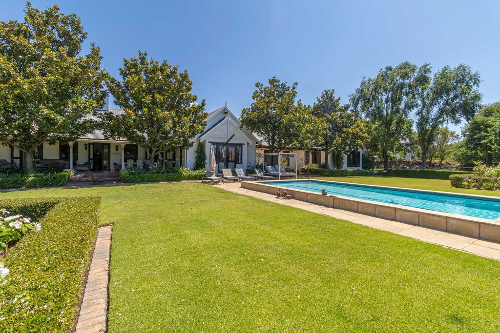 Property photo 2 of 50