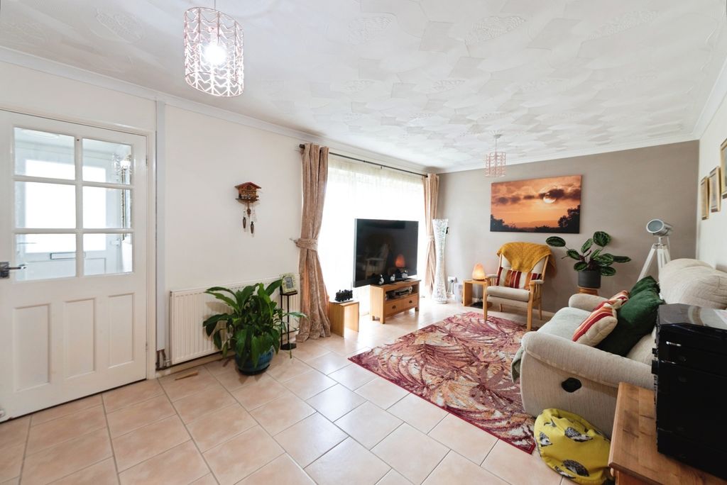 Property photo 3 of 20 Pbox-Img.Jpg