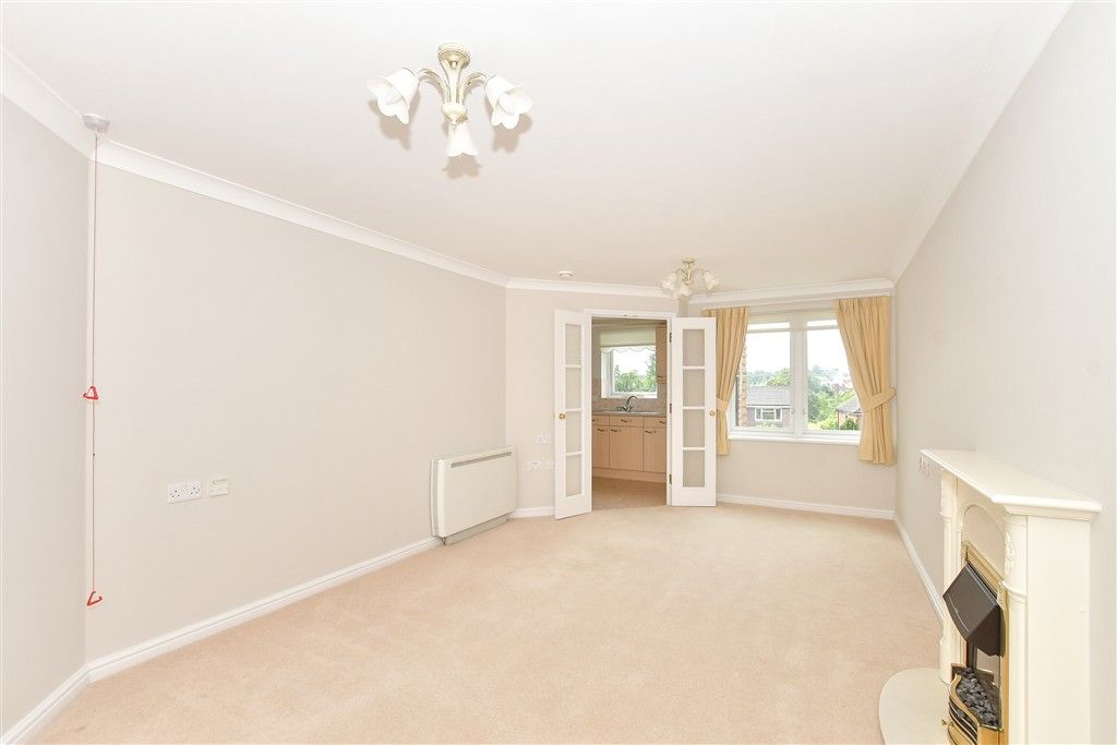 Property photo 3 of 11 Lounge/Diner