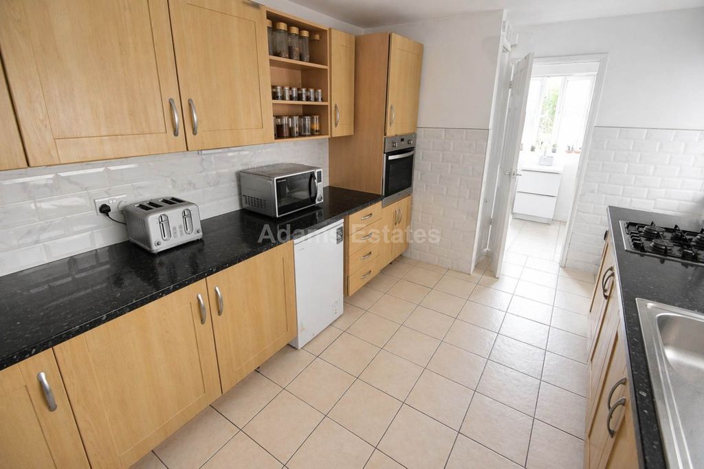 Property photo 3 of 5