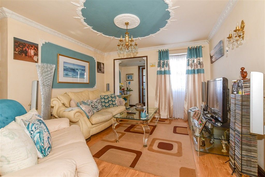 Property photo 3 of 14 Lounge/Diner