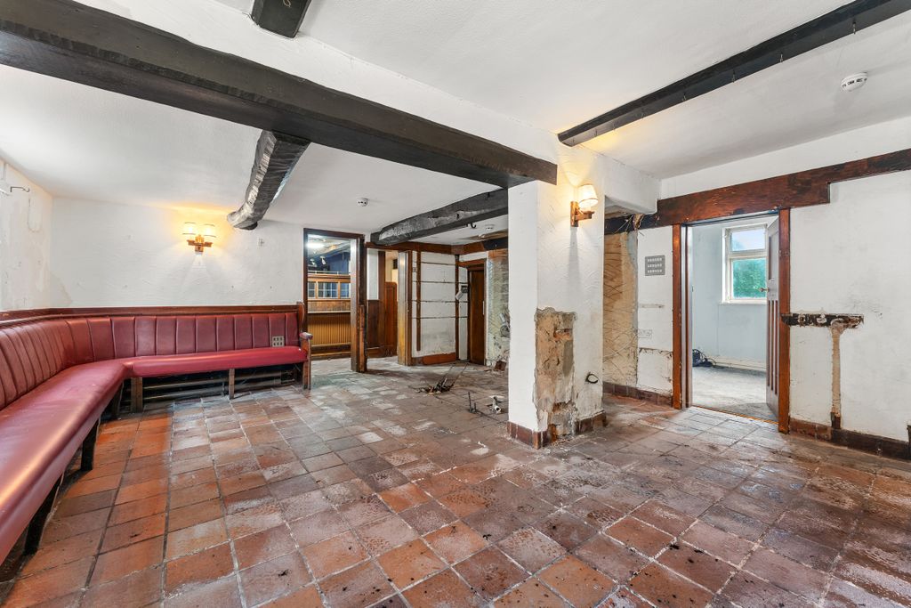 Property photo 3 of 14