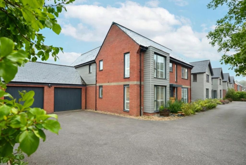 Property photo 2 of 28 Outside