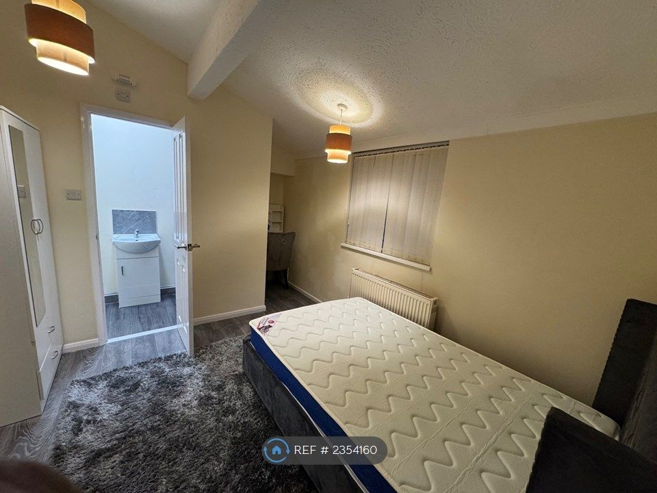 Property photo 2 of 34