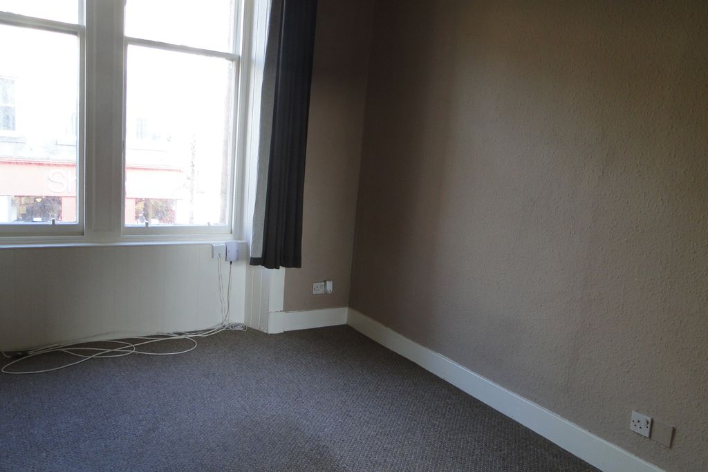Property photo 3 of 6 Gallery