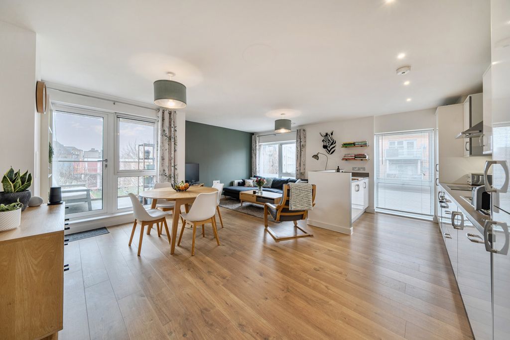 Property photo 3 of 21 Reception