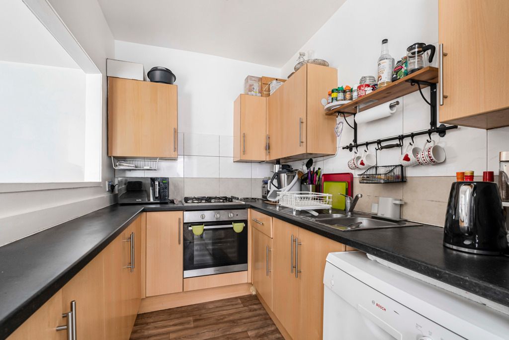 Property photo 3 of 20 Kitchen