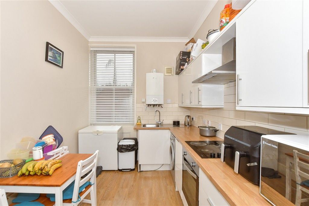 Property photo 1 of 6 Kitchen