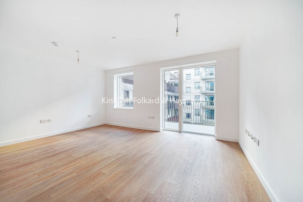 Property photo 2 of 20 Fbd8111F-0840-429E-9