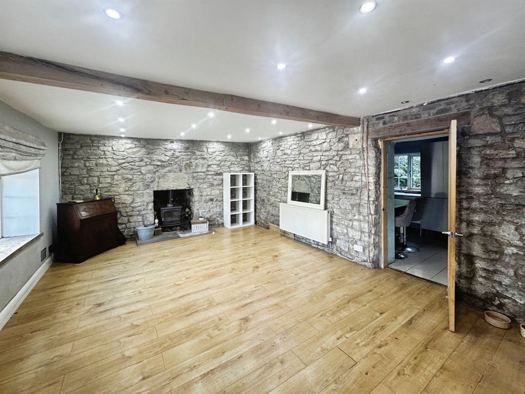Property photo 3 of 24