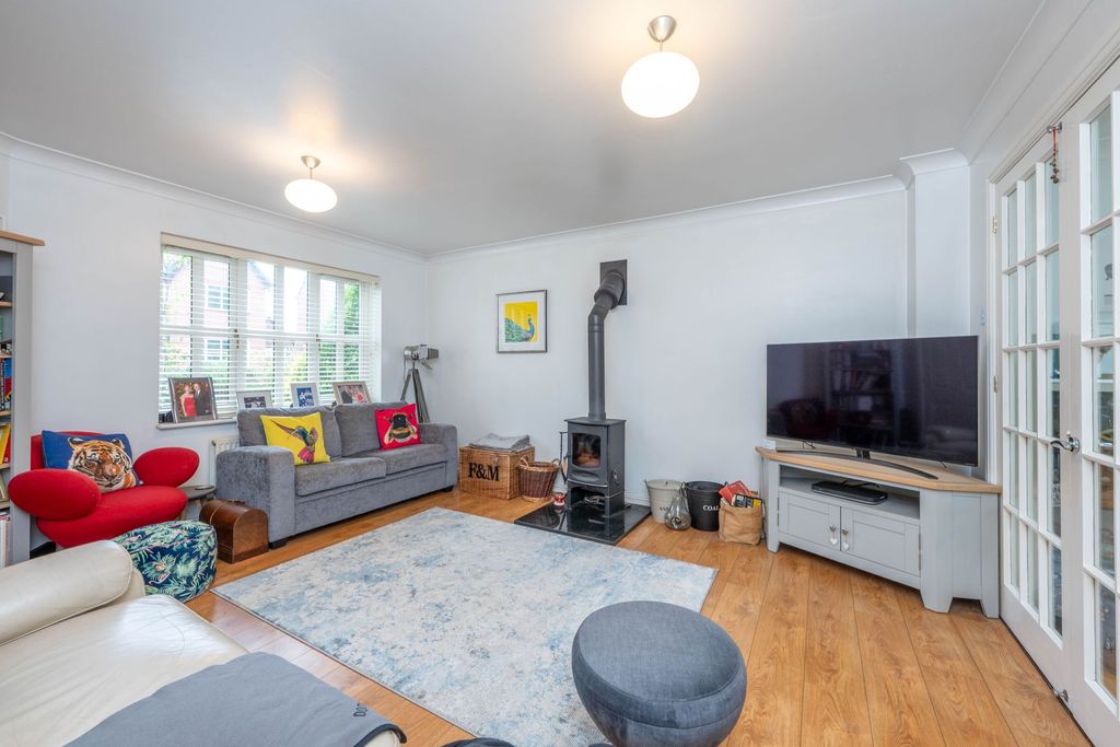 Property photo 2 of 24