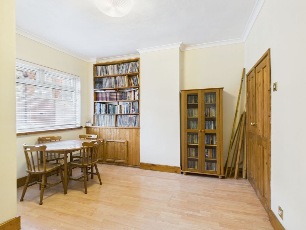 Property photo 2 of 21