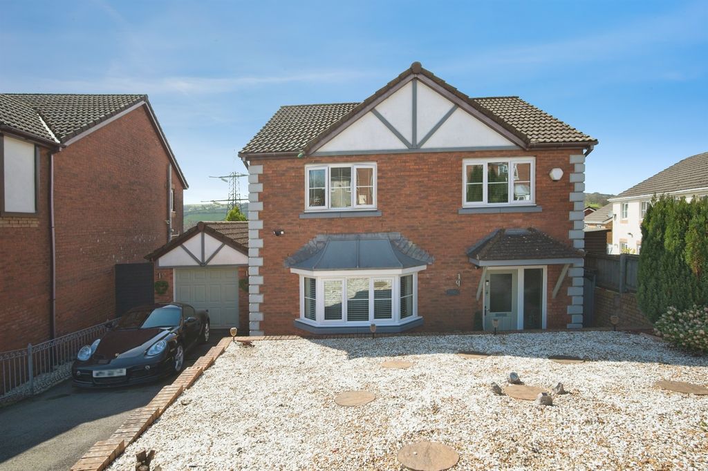 Property photo 1 of 30