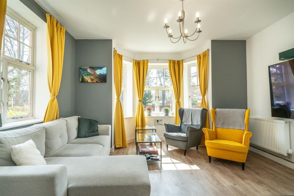 Property photo 2 of 14 Lounge/Dining Room