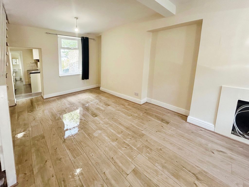 Property photo 2 of 11 Image