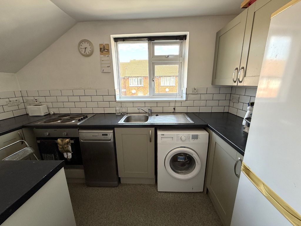 Property photo 3 of 6 4190493