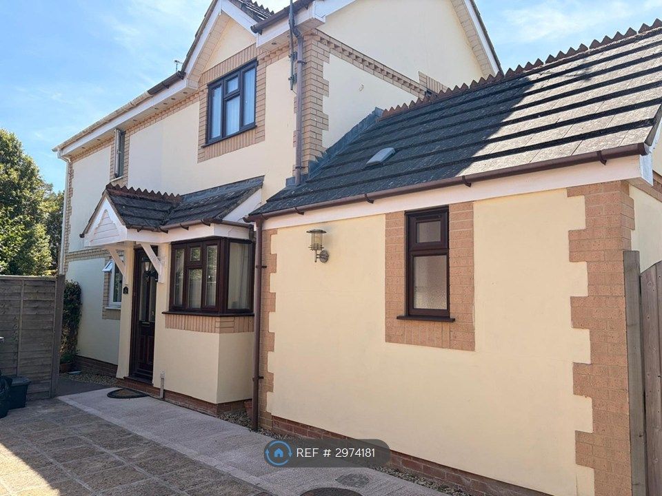 Property photo 2 of 33