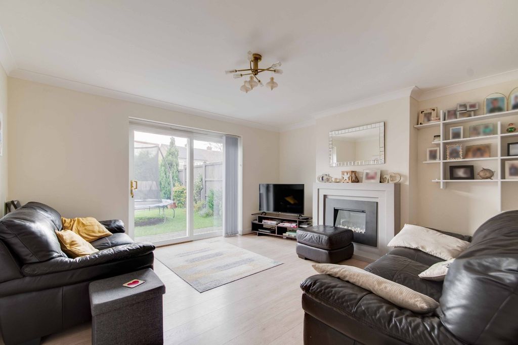 Property photo 2 of 19 Picture No. 17