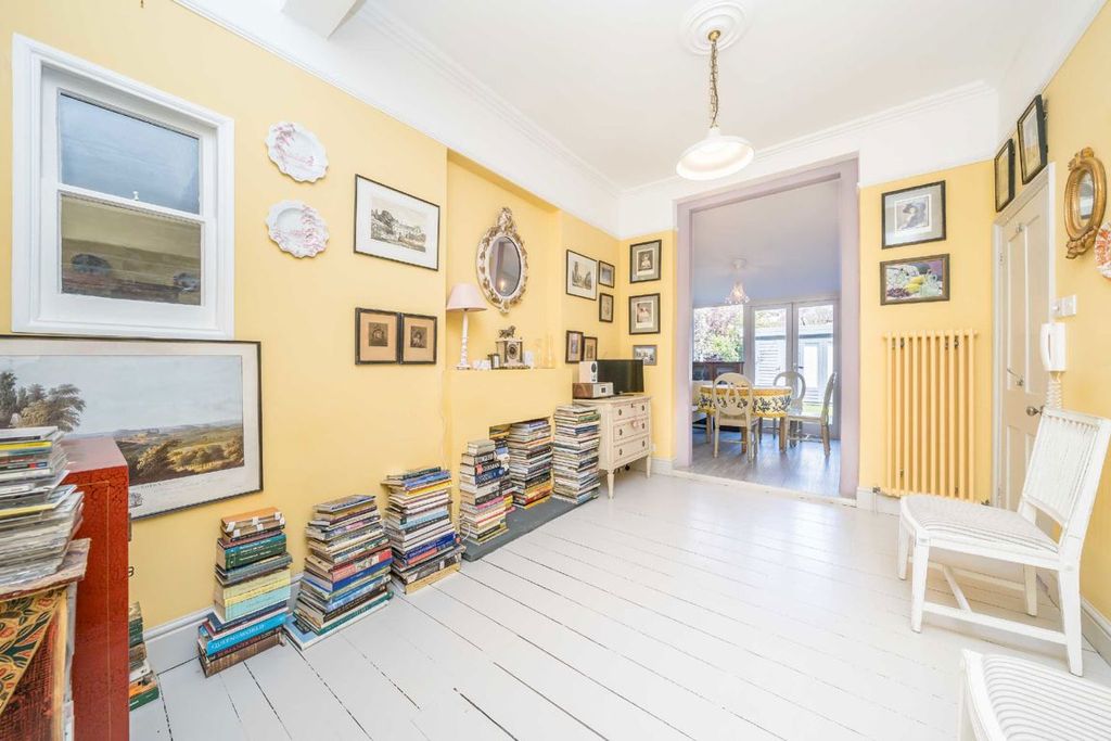Property photo 2 of 8