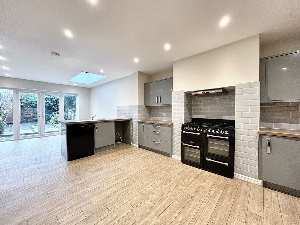 Property photo 2 of 24