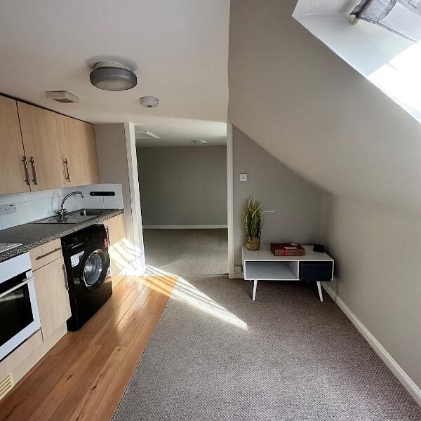Property photo 2 of 8 Kitchen