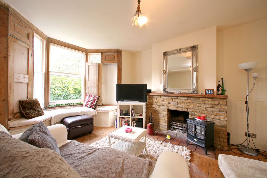 Property photo 2 of 10