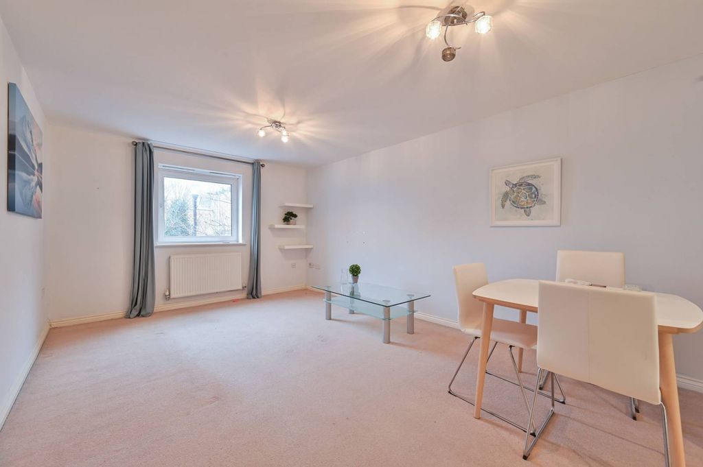 Property photo 3 of 9