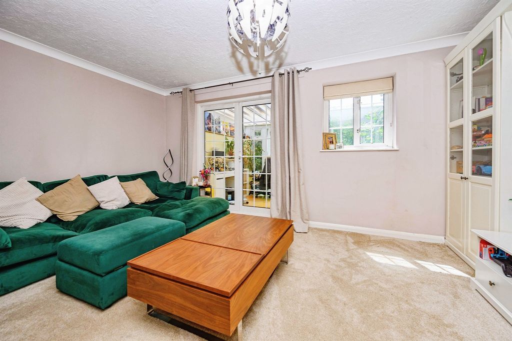 Property photo 3 of 16
