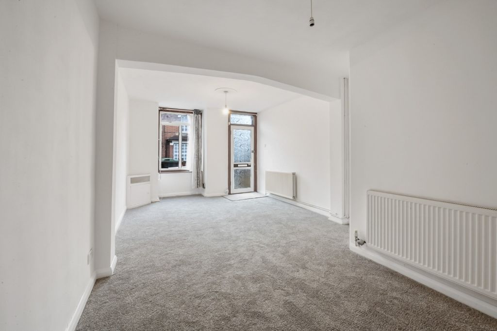 Property photo 3 of 15 4778442