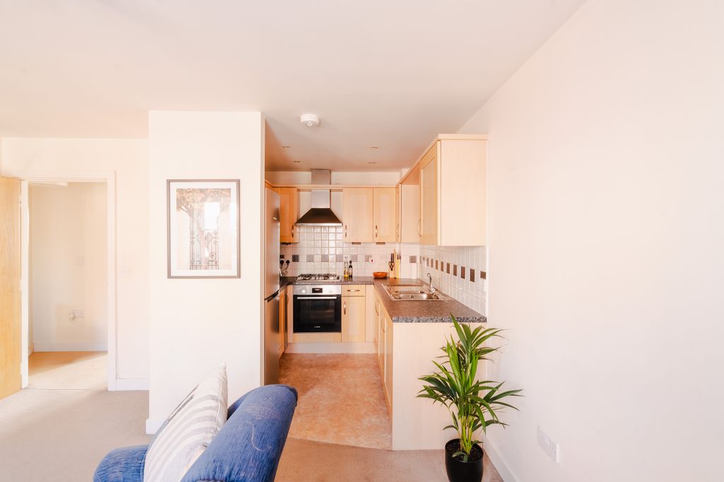 Property photo 3 of 14 6