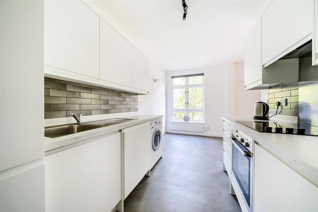 Property photo 3 of 17 993798 (5).Jpg
