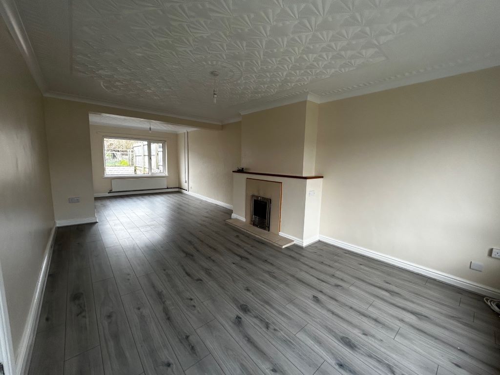 Property photo 2 of 7 Living Room