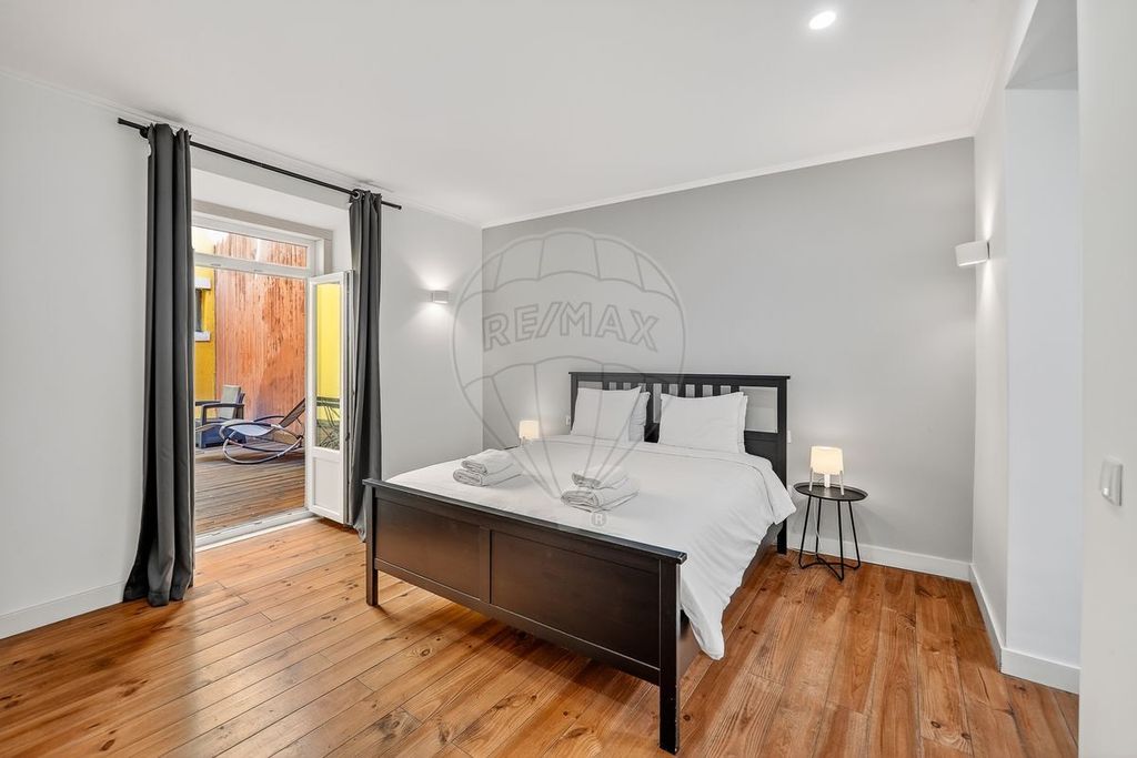 Property photo 3 of 49