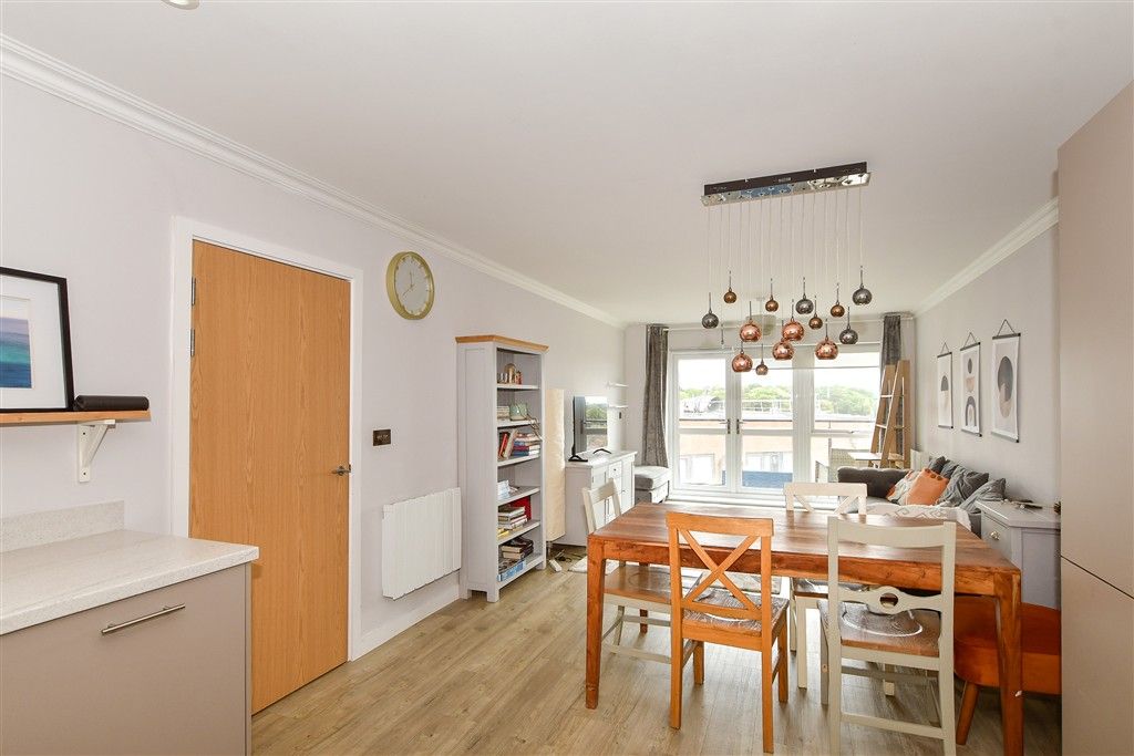 Property photo 2 of 14 Kitchen/ Lounge/Diner