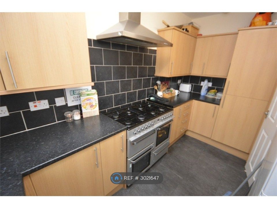 Property photo 3 of 31