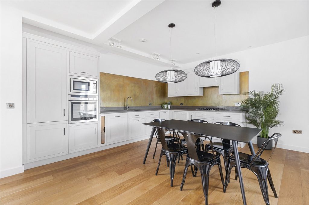 Property photo 2 of 21 Picture No. 51