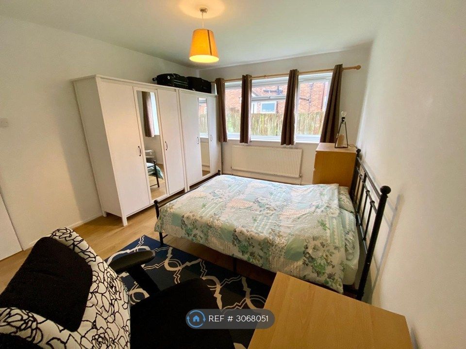 Property photo 3 of 11