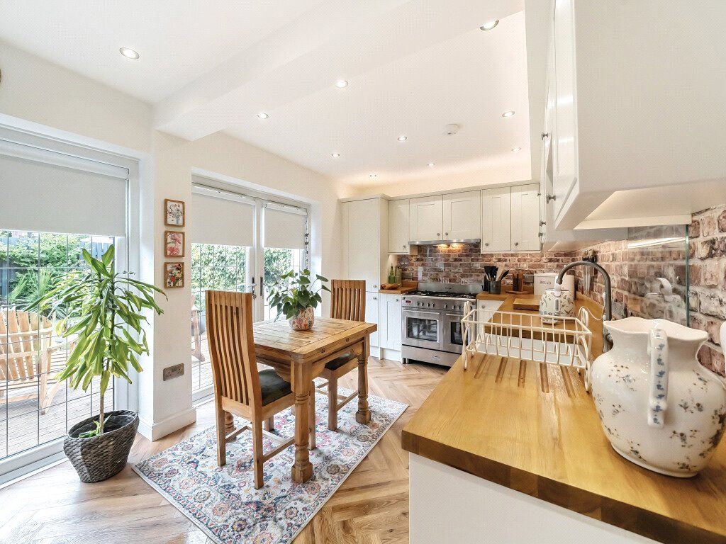 Property photo 2 of 19 Picture No. 44