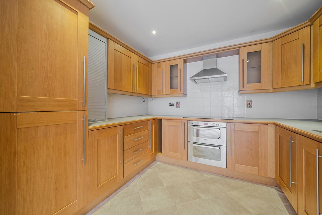 Property photo 3 of 16 Property Image