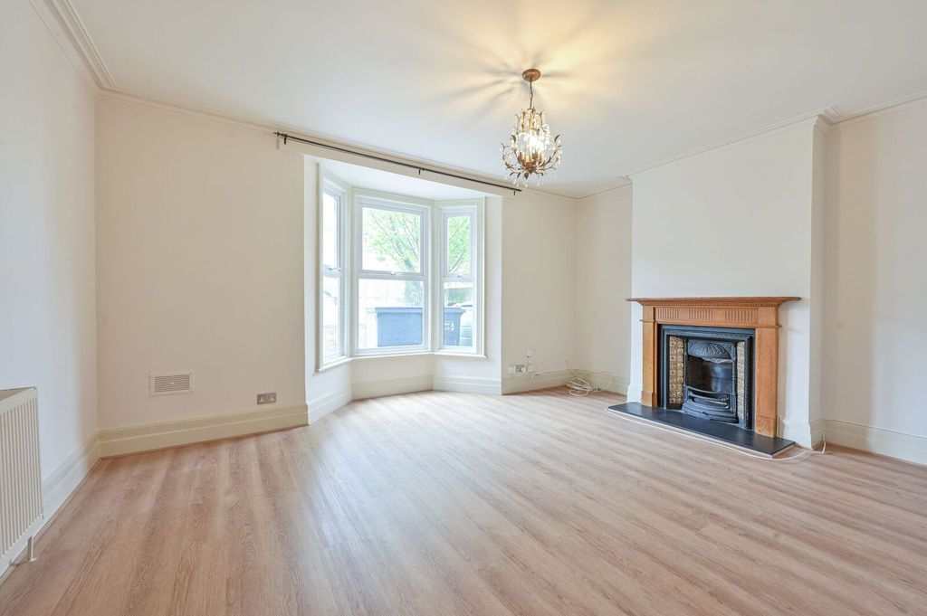 Property photo 3 of 29