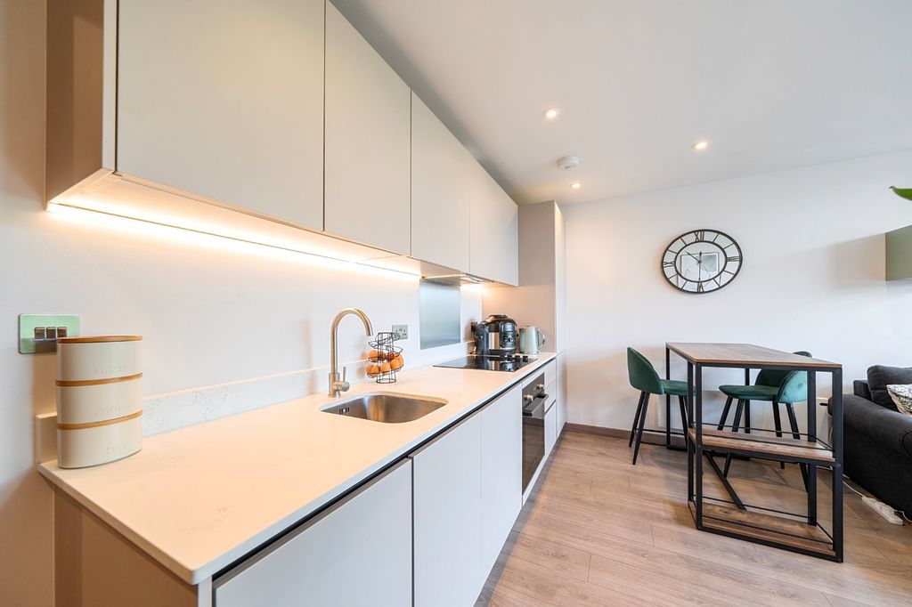 Property photo 3 of 12 Kitchen Dining