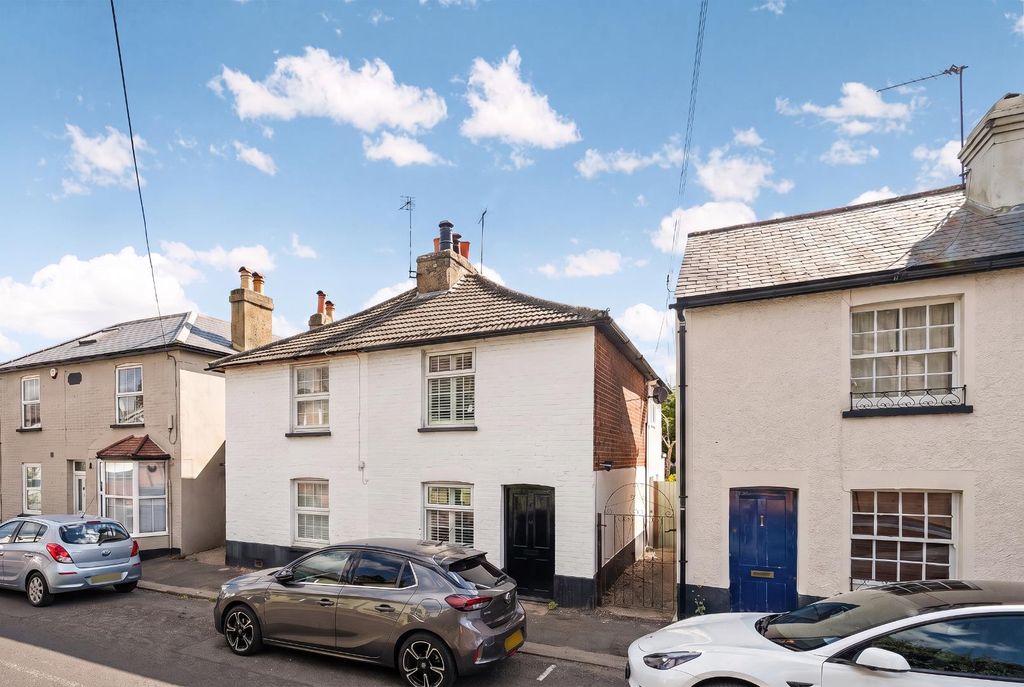 Property photo 1 of 16 Church Road